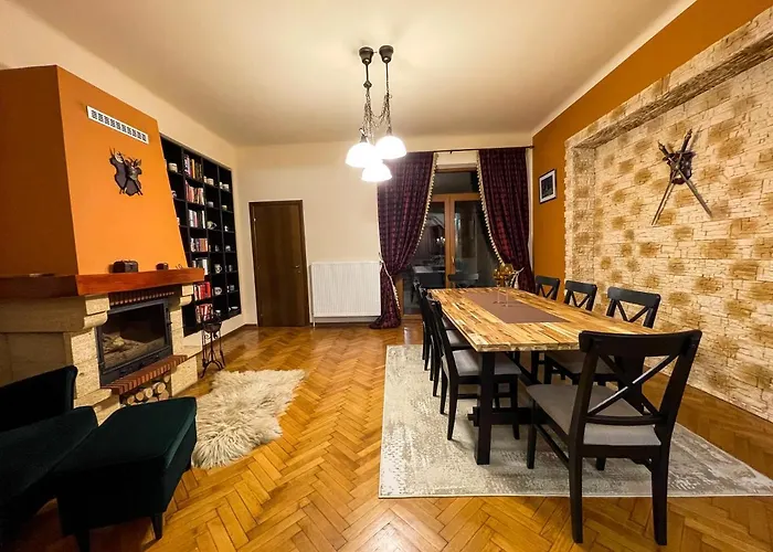 Central Apartment W/ Fire Place - Ground Floor